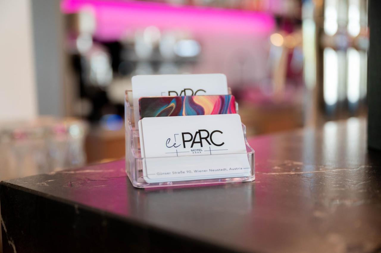 Hotel Le Parc ウィーナー・ノイシュタット エクステリア 写真