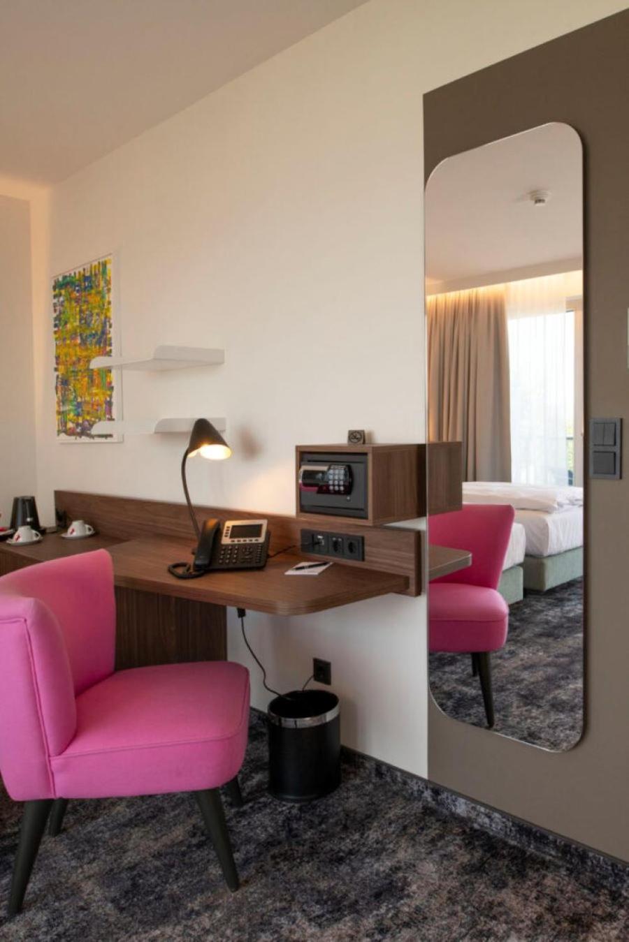 Hotel Le Parc ウィーナー・ノイシュタット エクステリア 写真